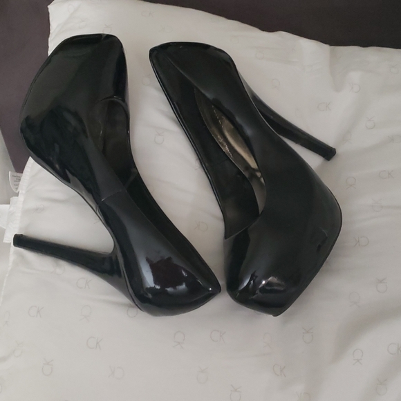 High heels - Picture 2 of 4